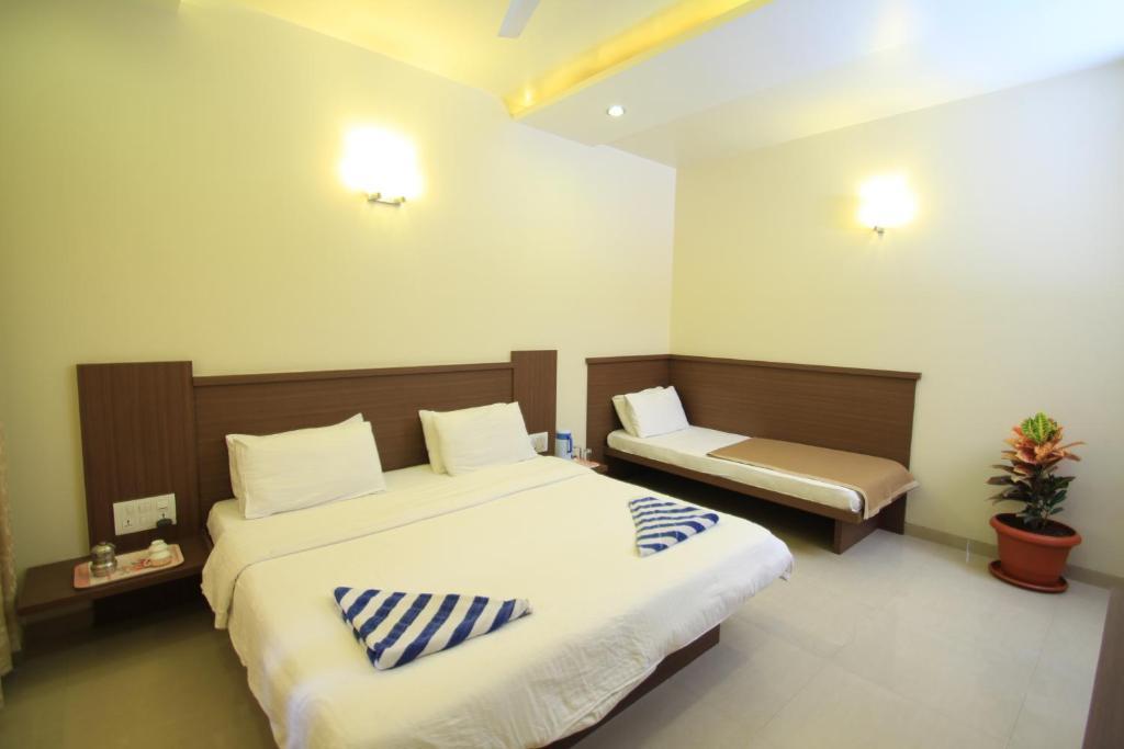 שירדי Hotel Sai Smaran חדר תמונה