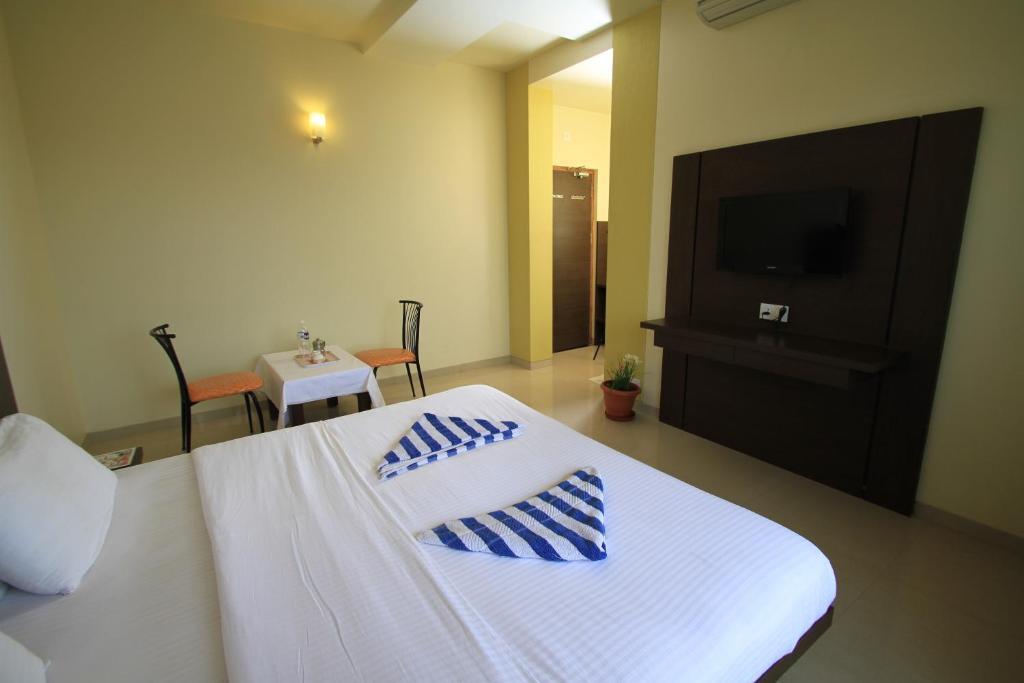 שירדי Hotel Sai Smaran חדר תמונה