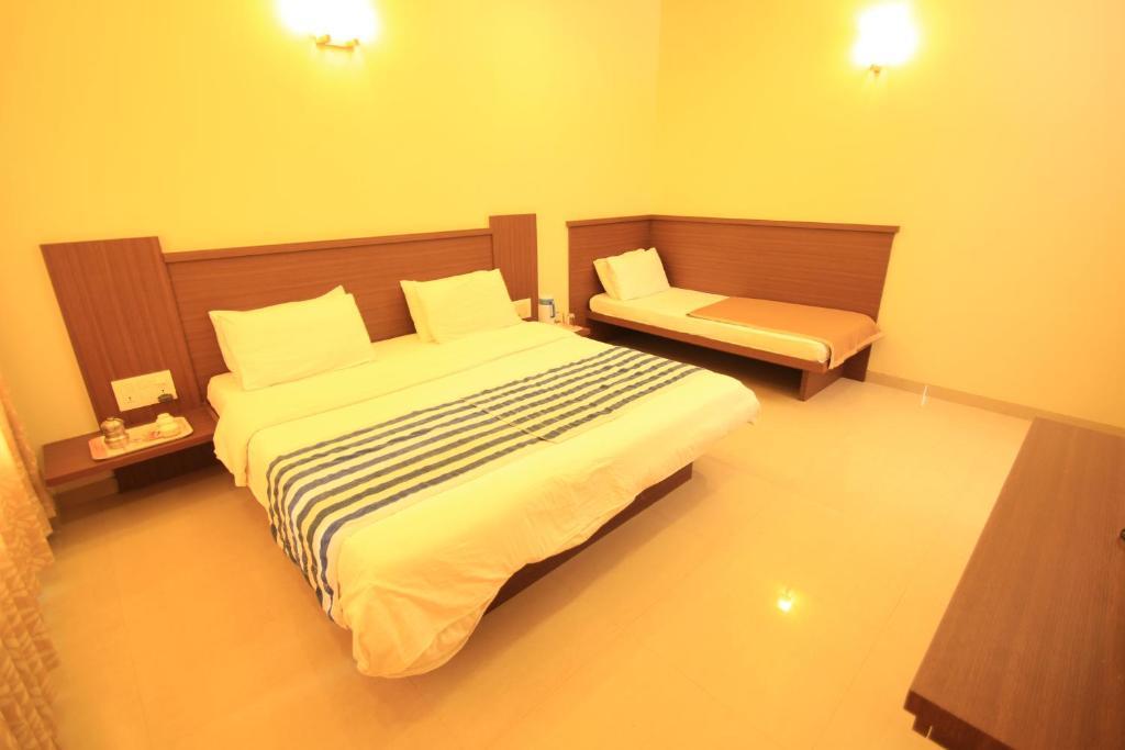 שירדי Hotel Sai Smaran חדר תמונה