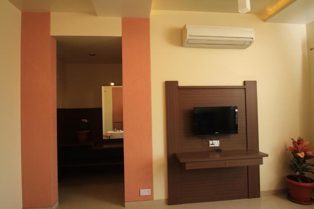 שירדי Hotel Sai Smaran חדר תמונה