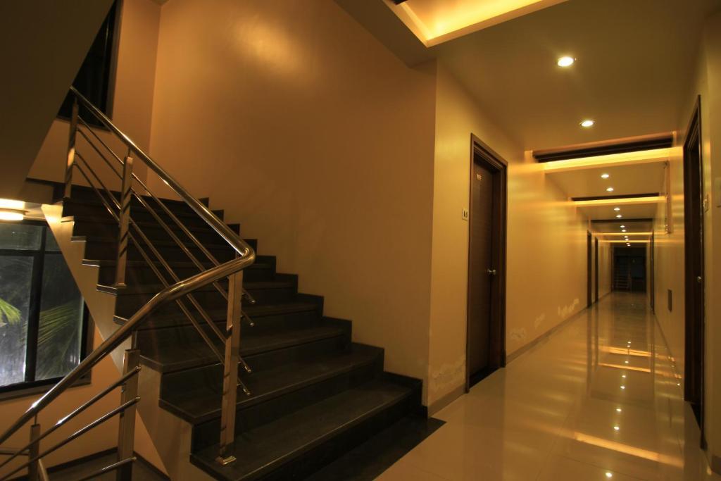 שירדי Hotel Sai Smaran מראה חיצוני תמונה